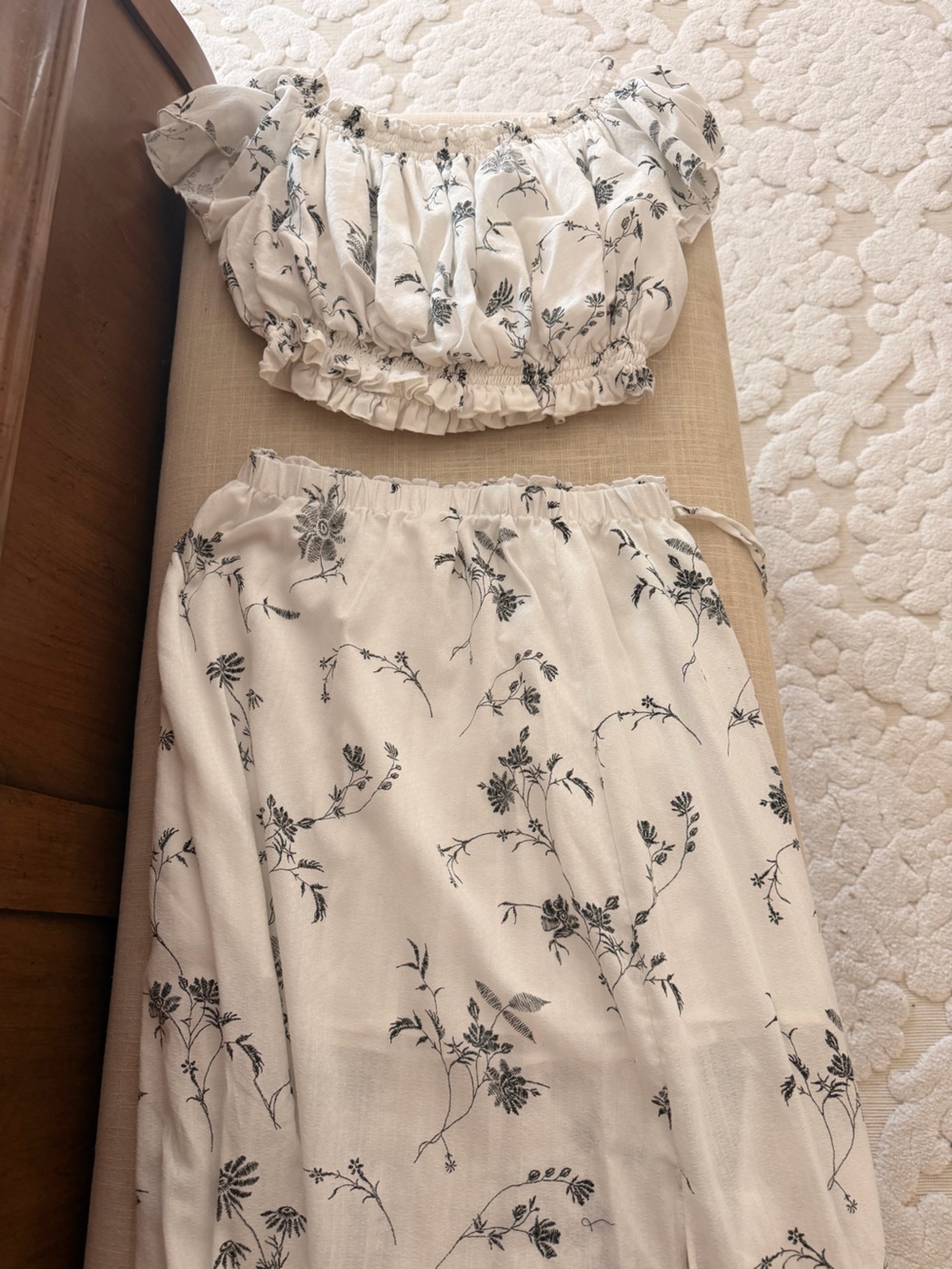 En Creme Cream and Black Floral Two-Piece Skirt Set